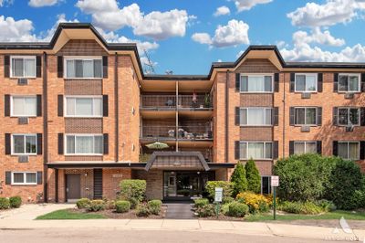 309 - 1117 S Old Wilke Road, Condo with 2 bedrooms, 2 bathrooms and 1 parking in Arlington Heights IL | Image 1