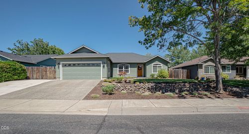 481 Westminster Dr, Eagle Point, OR, 97524-9499 | Card Image