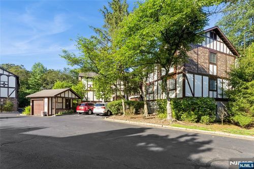 2205 Hemingway, Mahwah, NJ, 07430 | Card Image