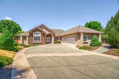 970 Greenway Ct, Eagle Point, OR, 97524-9032 | Card Image