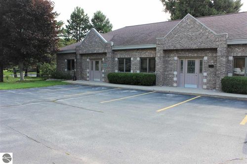 1and2-3622 Veterans Dr, Traverse City, MI, 49684-4579 | Card Image