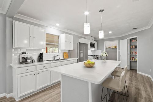 180 Butler Dr, Cleveland, TX, 77328-8292 | Card Image