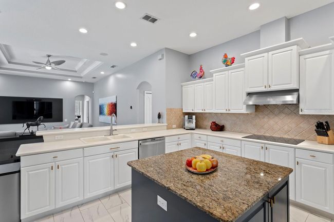 17807 Arbor Greene Dr, House other with 5 bedrooms, 3 bathrooms and null parking in TAMPA FL | Image 28