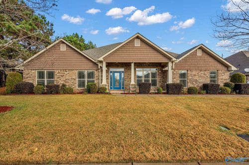 142 Harbor Glen Dr Sw, Madison, AL, 35756-2810 | Card Image