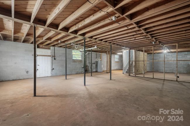 1230 2 Nd St Se, House other with 3 bedrooms, 2 bathrooms and null parking in Hickory NC | Image 45