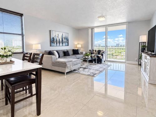 10d-427 Golden Isles Dr, Hallandale Beach, FL, 33009-7545 | Card Image