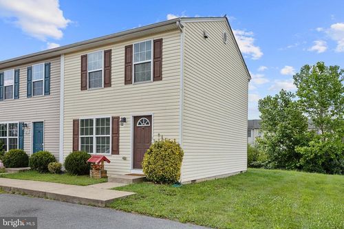 227 Kadies Ln, EDINBURG, VA, 22824-9608 | Card Image