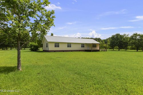1144 Little Big Mound Rd, Bentonia, MS, 39040-8240 | Card Image
