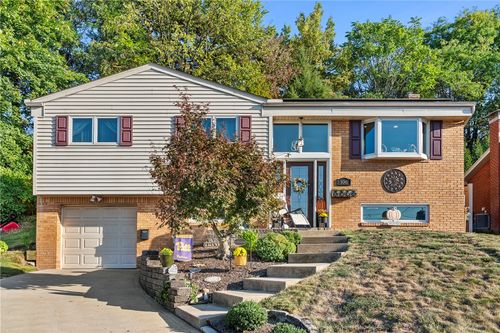 106 Elrose Dr, Pittsburgh, PA, 15237-2243 | Card Image