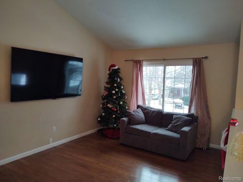 1432 Pond View Ct, Wixom, MI, 48393-1415 | Card Image