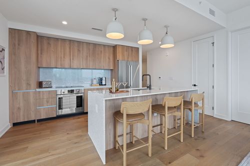 1401-84 East Avenue, Austin, TX, 78701 | Card Image