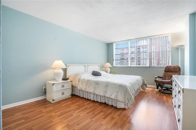 APT-1008 - 3113 S Ocean Dr, Condo with 2 bedrooms, 2 bathrooms and null parking in Hallandale Beach FL | Image 19