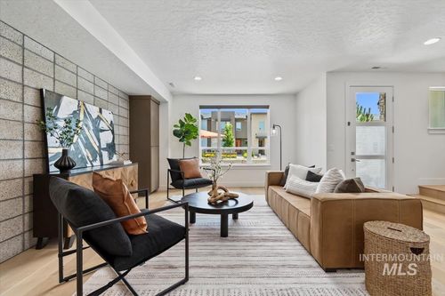 3013 S Honeycomb Way, Boise, ID, 83716-5801 | Card Image