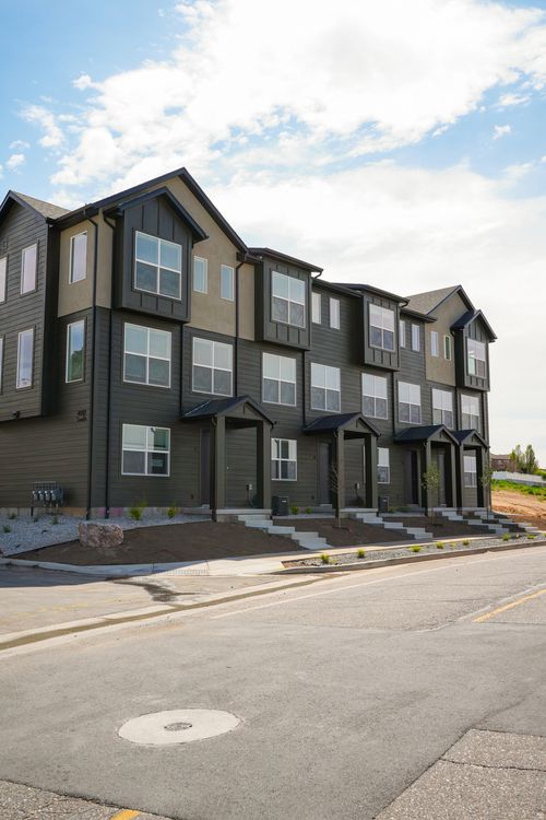 2-4046 S Sandridge Dr W, Roy, UT, 84067 | Card Image