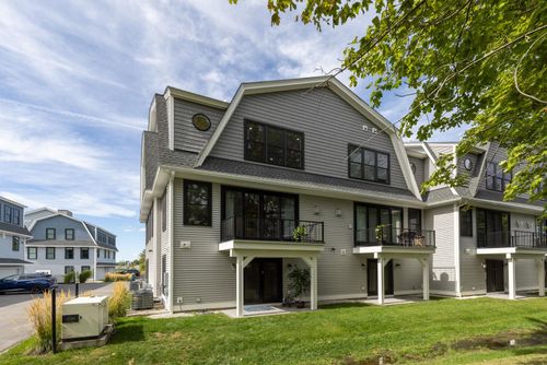 28 Little Bay Dr, Dover, NH, 03820-3857 | Card Image