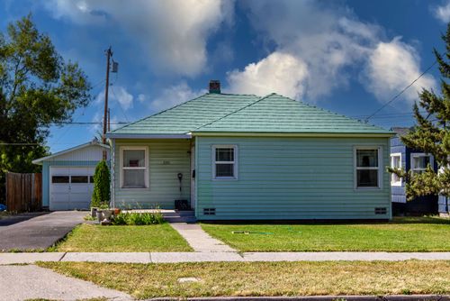 2530 Wantland Ave, Klamath Falls, OR, 97601-3521 | Card Image