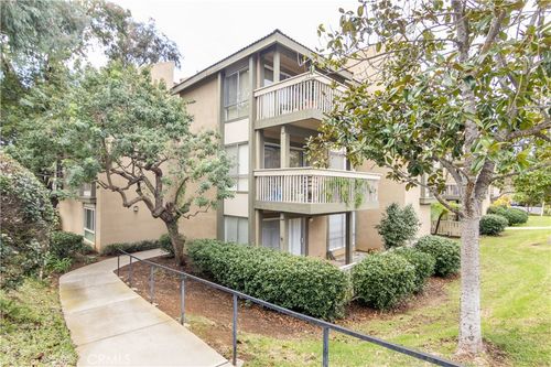290 Sequoia Ct, Thousand Oaks, CA, 91360-3849 | Card Image