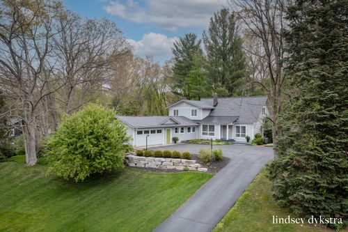 2814 Burrwick Dr Se, Grand Rapids, MI, 49546-7475 | Card Image