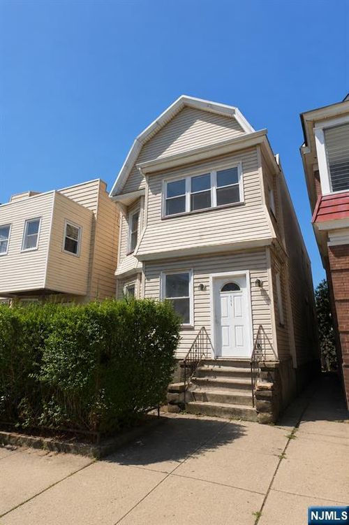 143 Pearsall Ave, Jersey City, NJ, 07305-3811 | Card Image