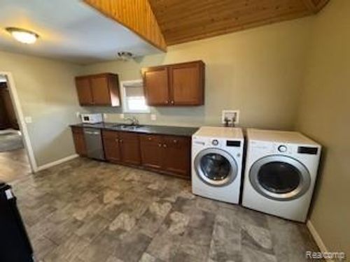 79 E Mahan Ave, Hazel Park, MI, 48030-1150 | Card Image