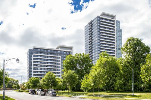 228-7900 Bathurst St, Vaughan, ON, L4J0J9 | Card Image
