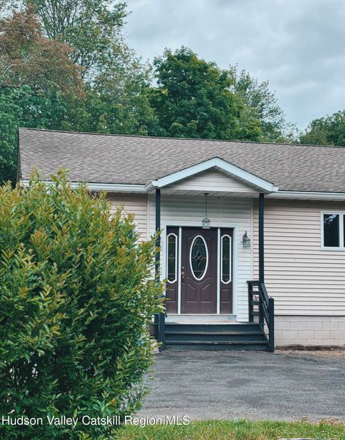 124 Blue Mountain Rd, Saugerties, NY, 12477-3553 | Card Image