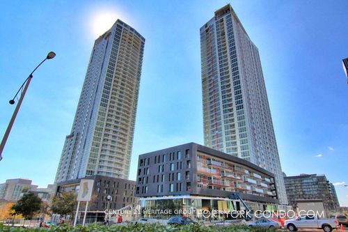 3810-75 Queens Wharf Rd, Toronto, ON, M5V0J8 | Card Image