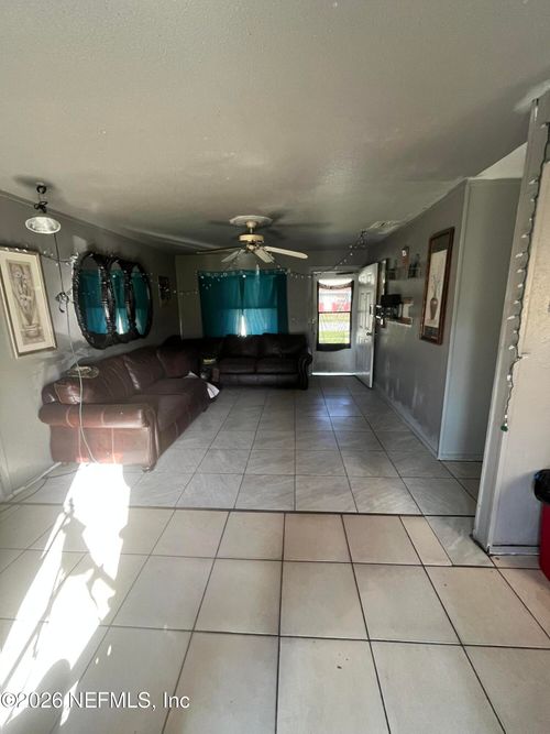 813 Hymon Cir, Bunnell, FL, 32110-5606 | Card Image