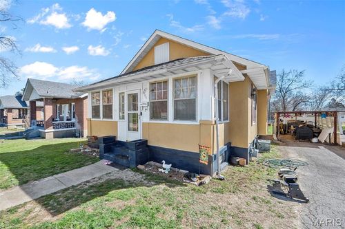 604 N Fountain St, Cape Girardeau, MO, 63701-7240 | Card Image