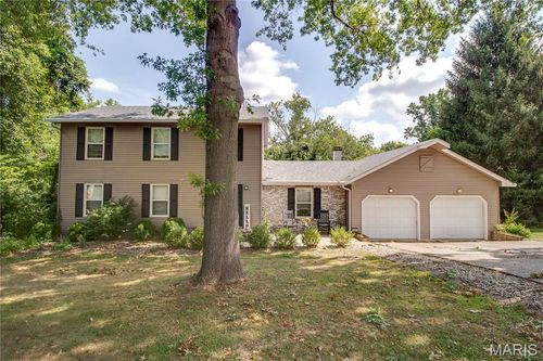 331 Whispering Oaks Dr, Bethalto, IL, 62010-1039 | Card Image