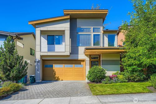 12-13528 Se 81st Place, Newcastle, WA, 98059 | Card Image