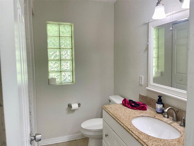Bathroom 2 | Image 15