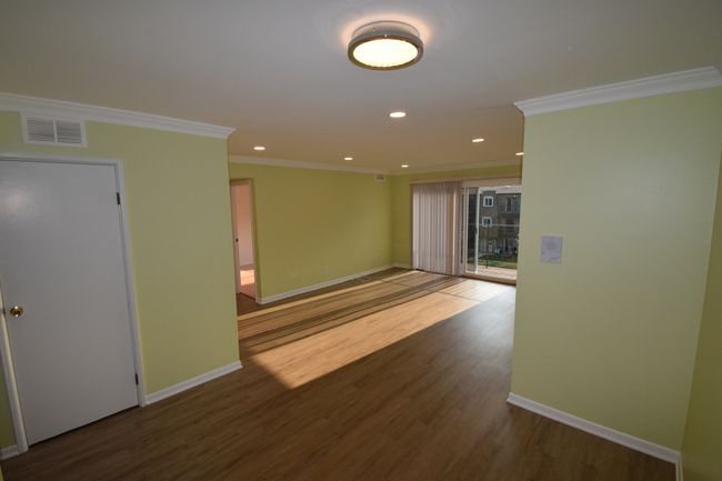 APT-3S - 9467 Bay Colony Dr, Condo with 2 bedrooms, 1 bathrooms and 1 parking in Des Plaines IL | Image 4