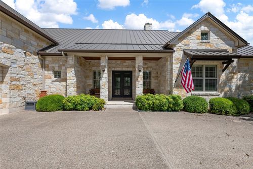 27017 Masters Pkwy, Spicewood, TX, 78669-1320 | Card Image