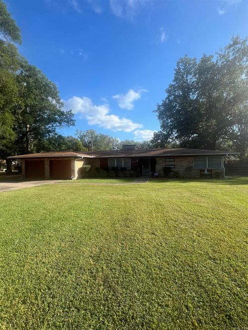 2210 W 39th Ave, Pine Bluff, AR, 71603-6883 | Card Image