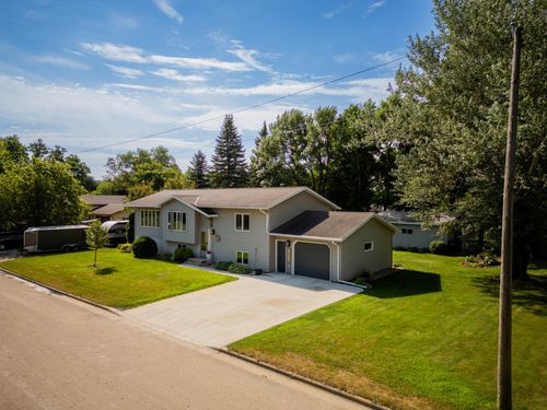 204 8th Avenue E, Lisbon, ND, 58054 | Card Image