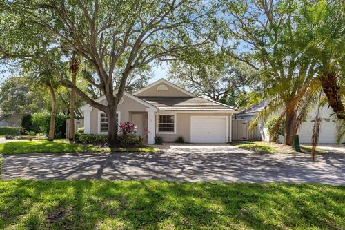 15 Admirals Ct, Palm Beach Gardens, FL, 33418-7186 | Card Image
