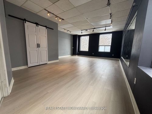upper-863 Broadview Ave, Toronto, ON, M4K2P9 | Card Image