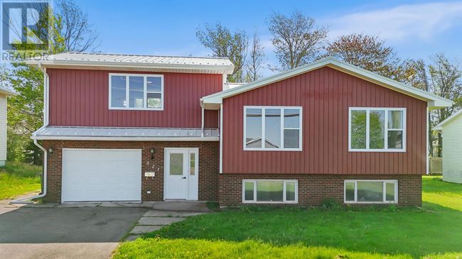 521 Macewen Rd, House other with 6 bedrooms, 2 bathrooms and null parking in Summerside PE | Image 5