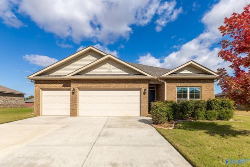 109 Creek Ridge Dr, Meridianville, AL, 35759-1671 | Card Image