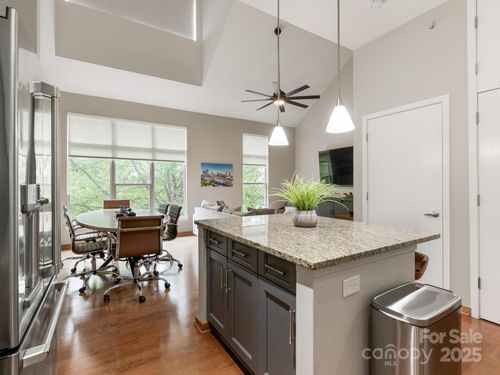 2125 Southend Dr, Charlotte, NC, 28203-5301 | Card Image
