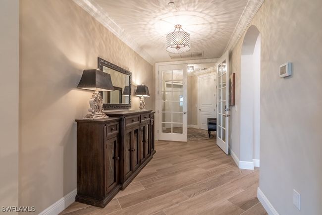 Entry Hallway | Image 4