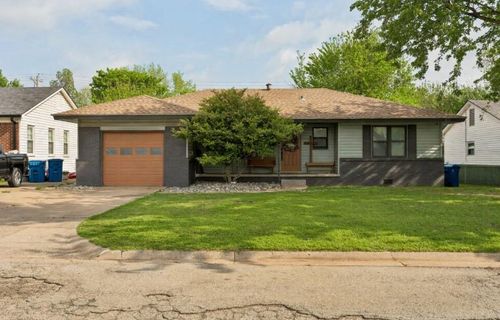 1110 E 6th St, Cushing, OK, 74023-4522 | Card Image