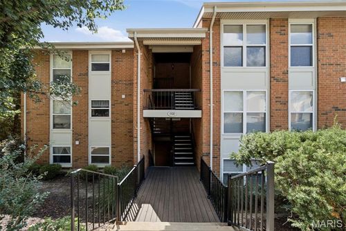 302-1920 Hunting Lake Ct, Kirkwood, MO, 63122-5251 | Card Image