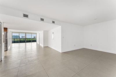 703 - 9261 E Bay Harbor Dr, Condo with 2 bedrooms, 3 bathrooms and null parking in Bay Harbor Islands FL | Image 2