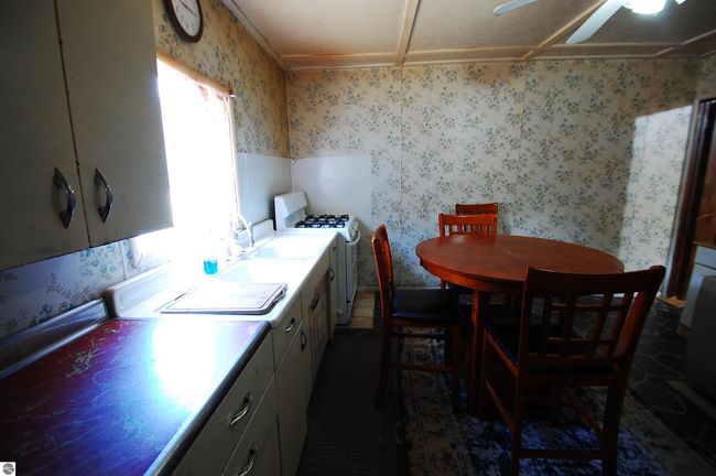 262 W Lagrant Rd, House other with 1 bedrooms, 1 bathrooms and null parking in Twining MI | Image 9