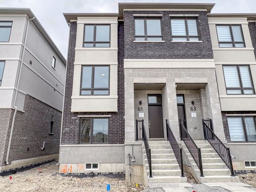 61 Helmkay Avenue, Richmond Hill, ON, L4E3R4 | Card Image