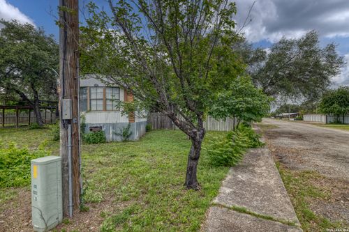 403 E 3rd St, Camp Wood, TX, 78833 | Card Image