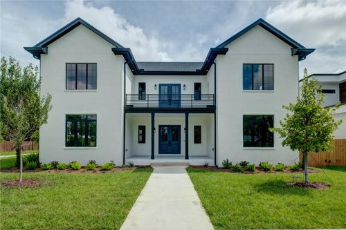 805 W Indiana Ave, TAMPA, FL, 33603-4501 | Card Image