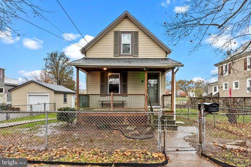 73 Central Ave, MORRISVILLE, PA, 19067-6243 | Card Image